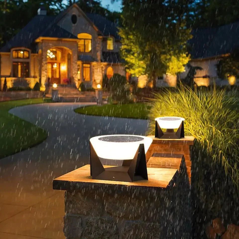 Solar-Powered Cool White IP65 Garden Spotlight