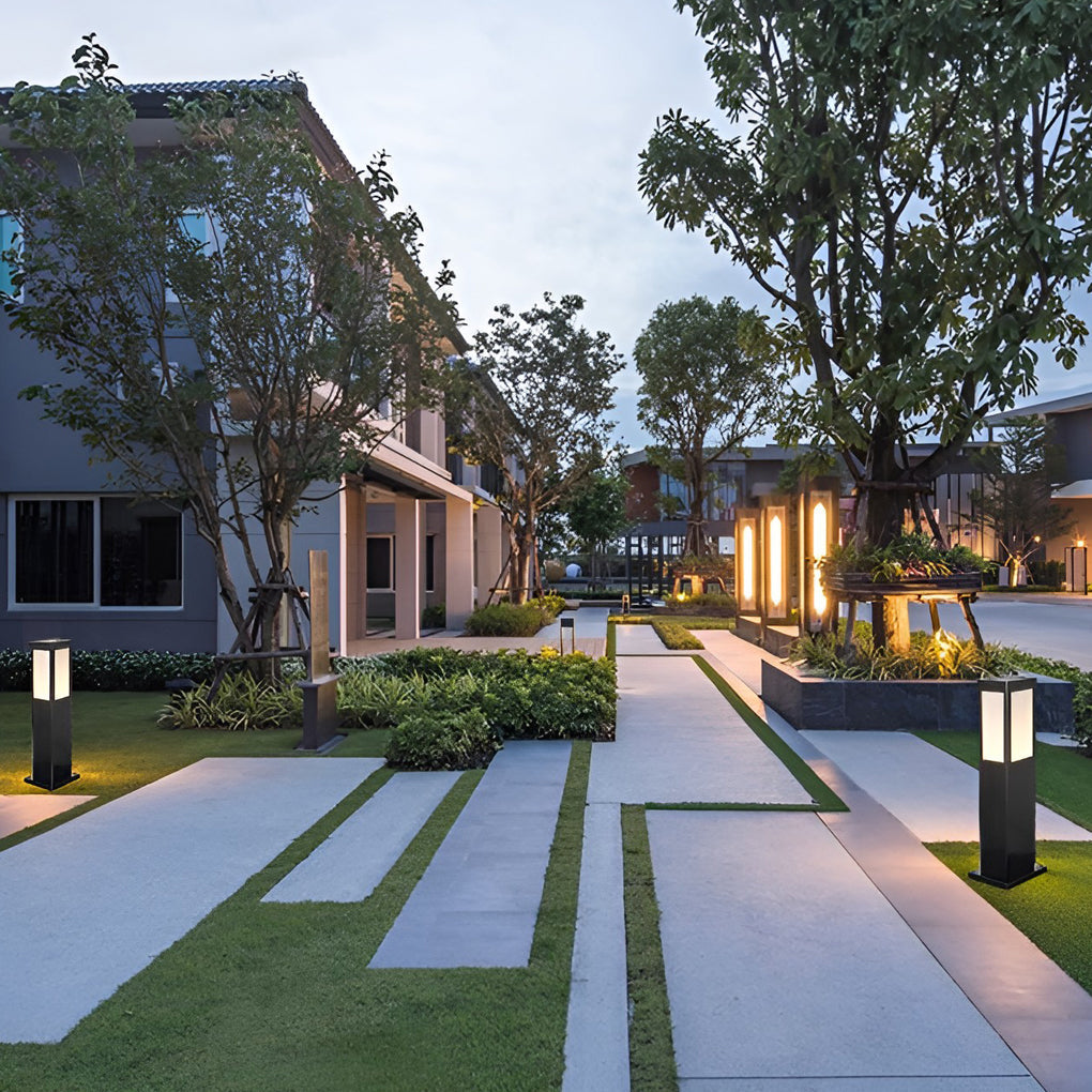Solar-Powered Remote-Dimming IP65 Bollard Light