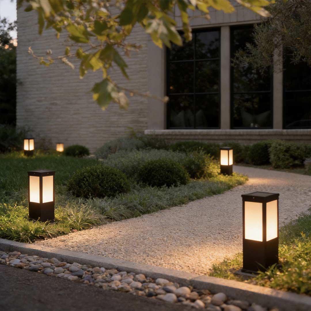 Solar-Powered Remote-Dimming IP65 Bollard Light