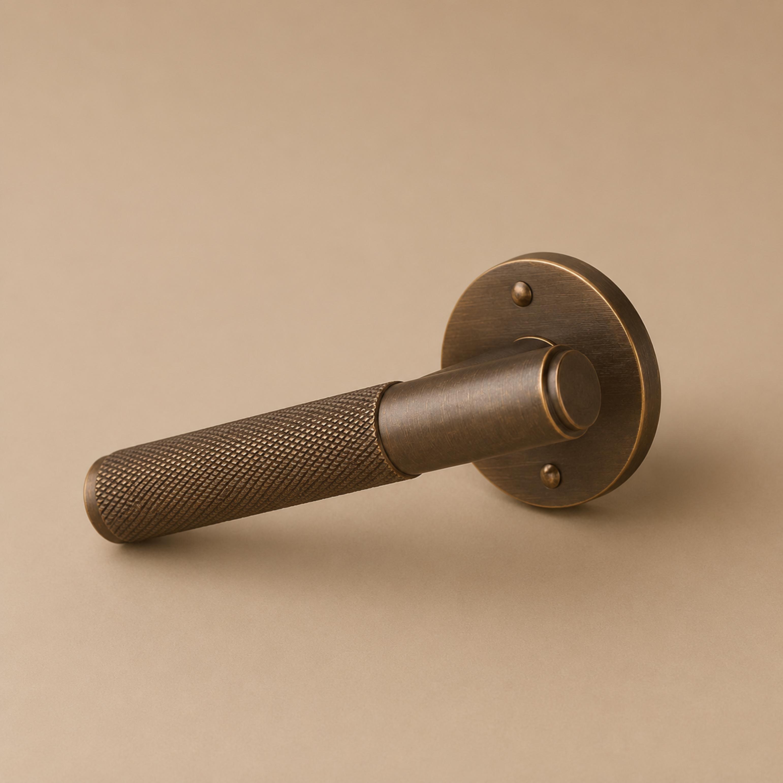Solid Brass Knurled Lever Interior Door Handle (Square Or Round Rosette)
