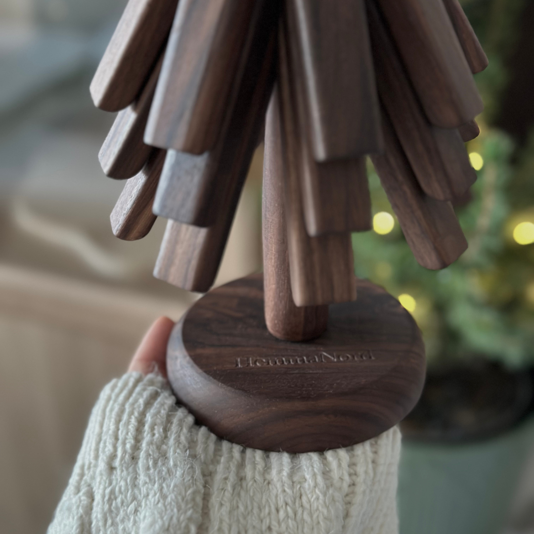 Space-Saving Solid Wood Trivet Holder