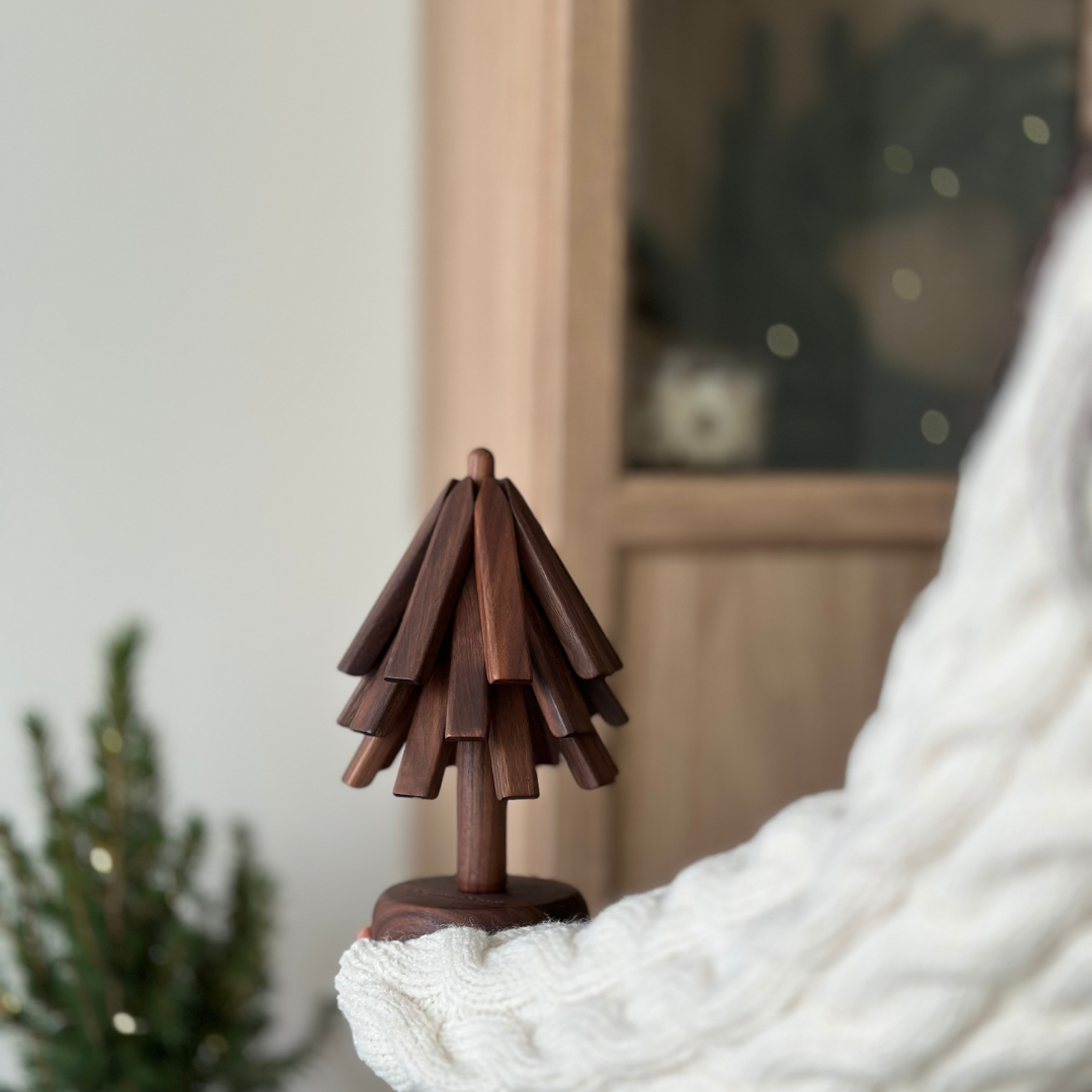 Space-Saving Solid Wood Trivet Holder