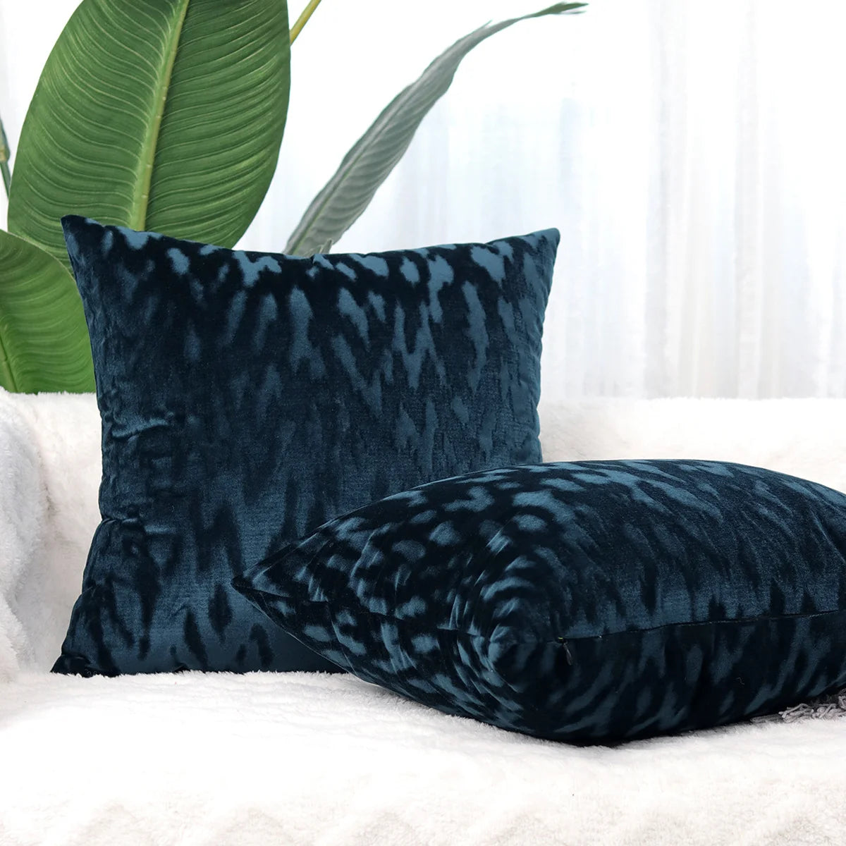 Square Throw Pillow Cover Low-Pile Velvet Hidden Zipper