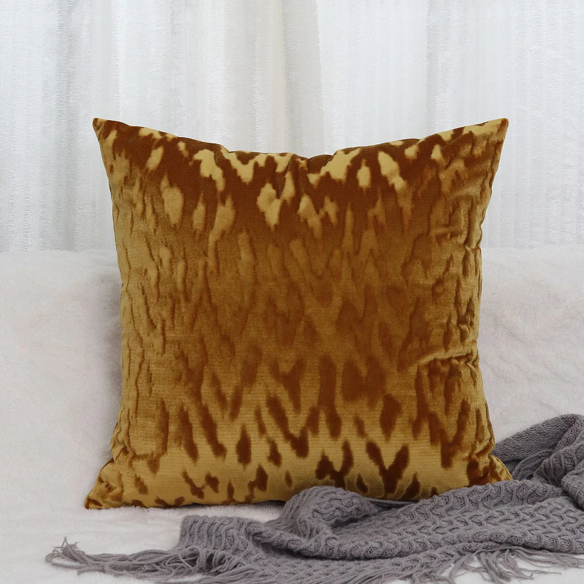 Square Throw Pillow Cover Low-Pile Velvet Hidden Zipper