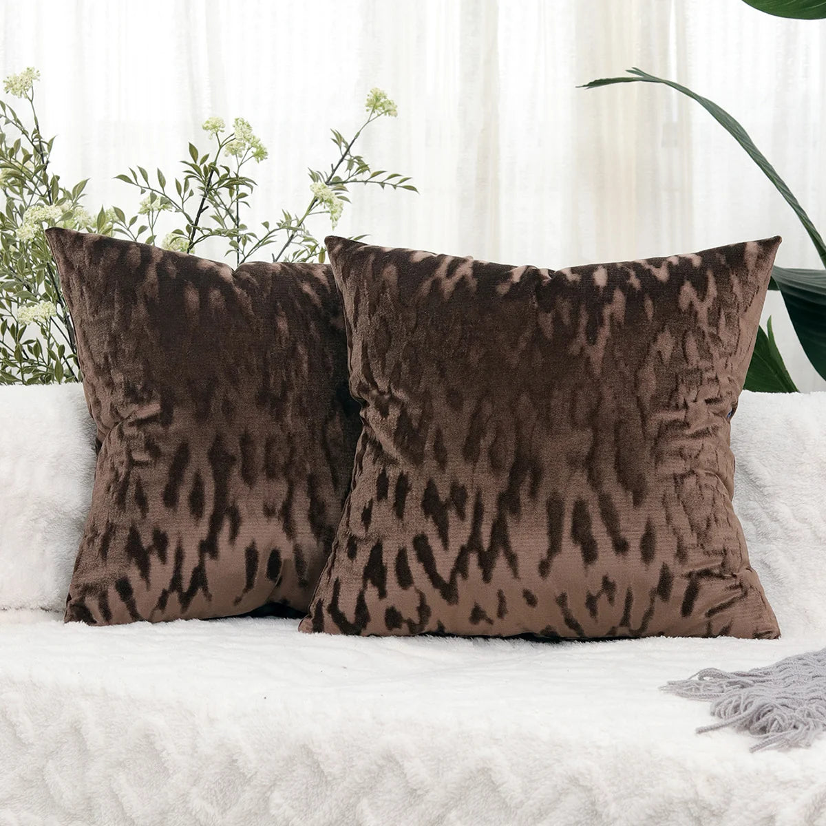Square Throw Pillow Cover Low-Pile Velvet Hidden Zipper