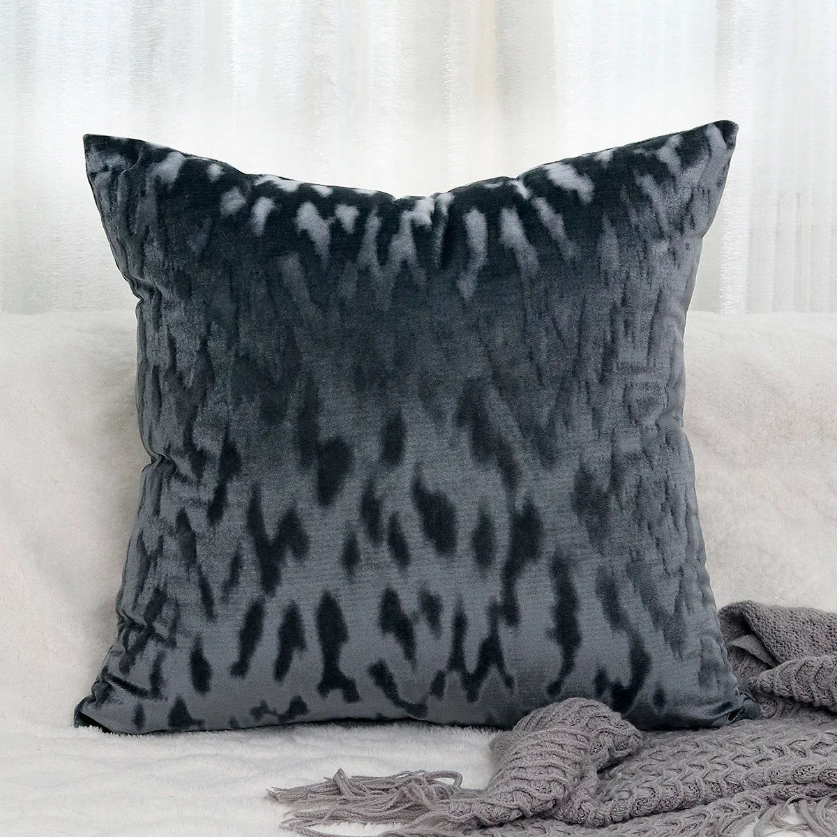 Square Throw Pillow Cover Low-Pile Velvet Hidden Zipper