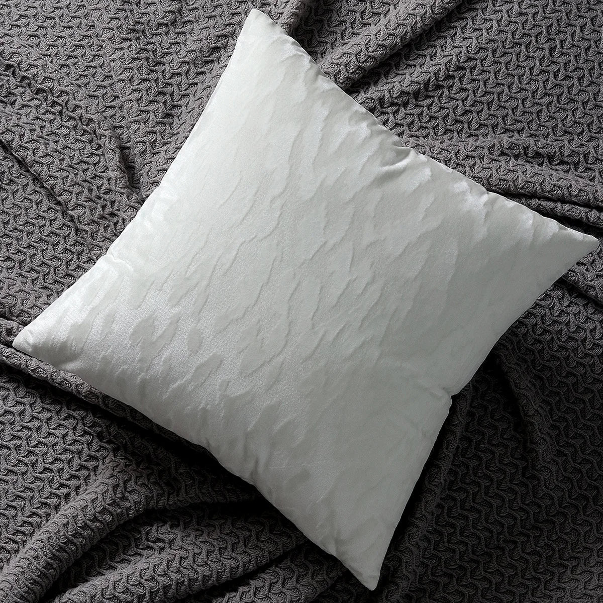 Square Throw Pillow Cover Low-Pile Velvet Hidden Zipper