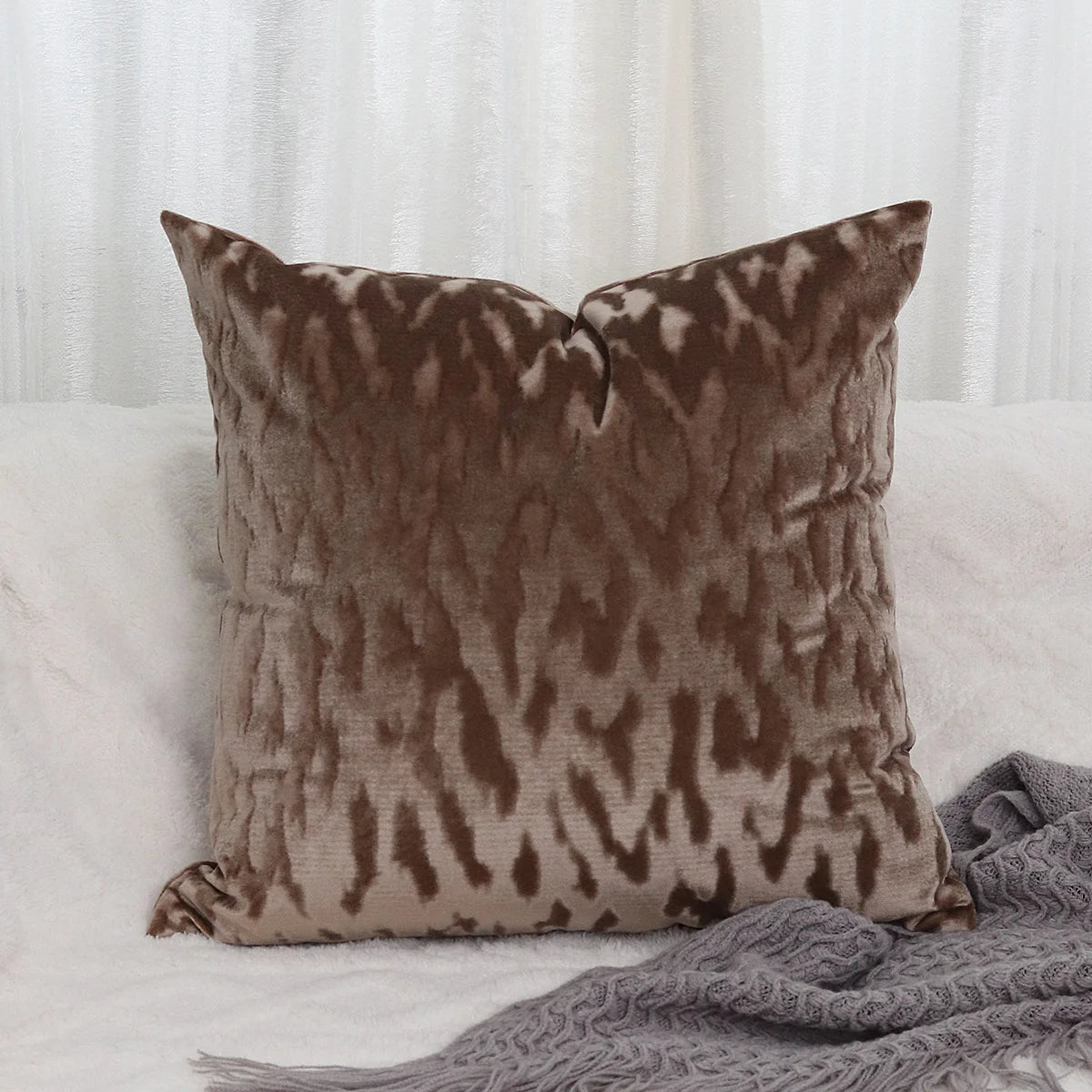 Square Throw Pillow Cover Low-Pile Velvet Hidden Zipper