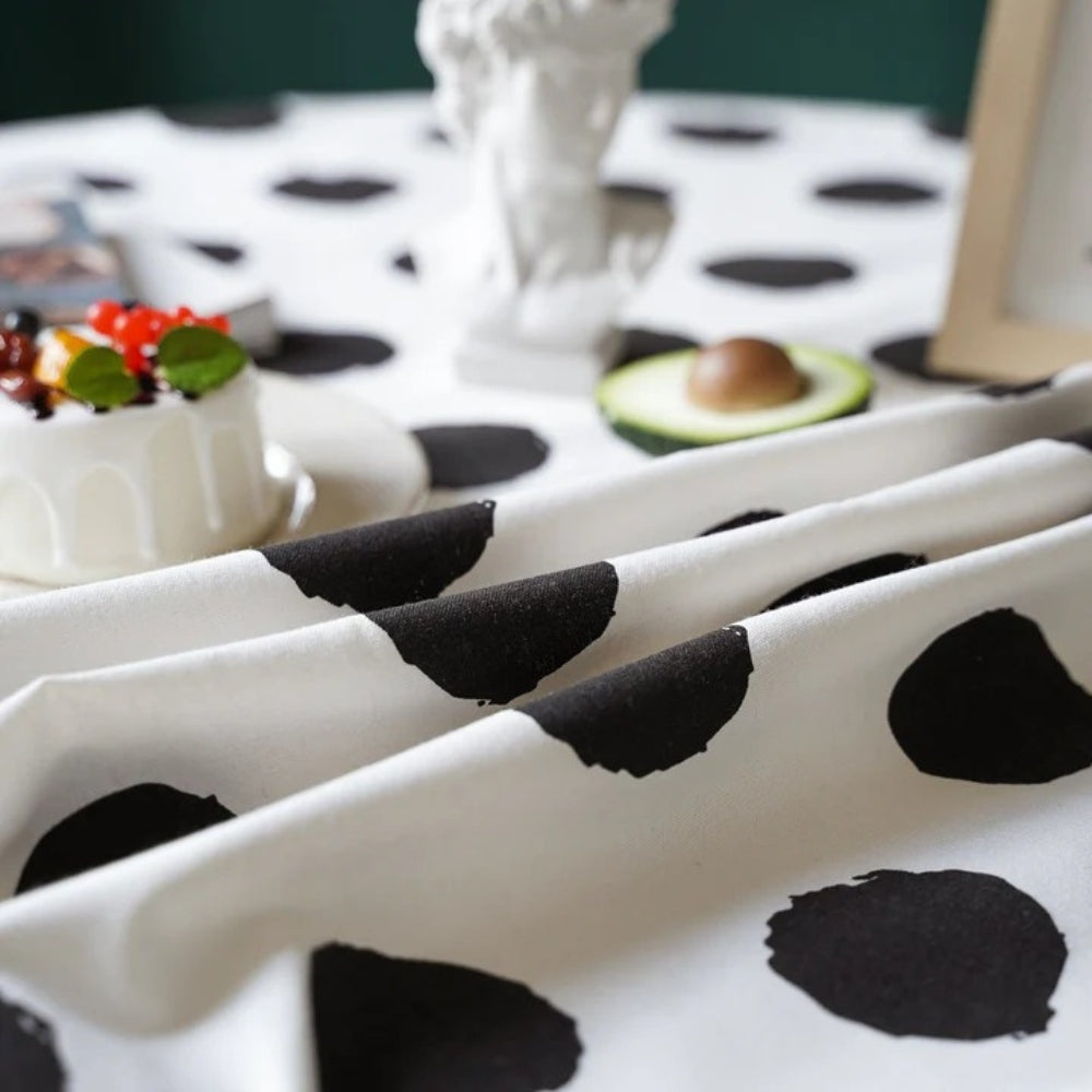 Stain-Resistant Machine Washable Microfiber Tablecloth (Polka Dot Tassel Edge)