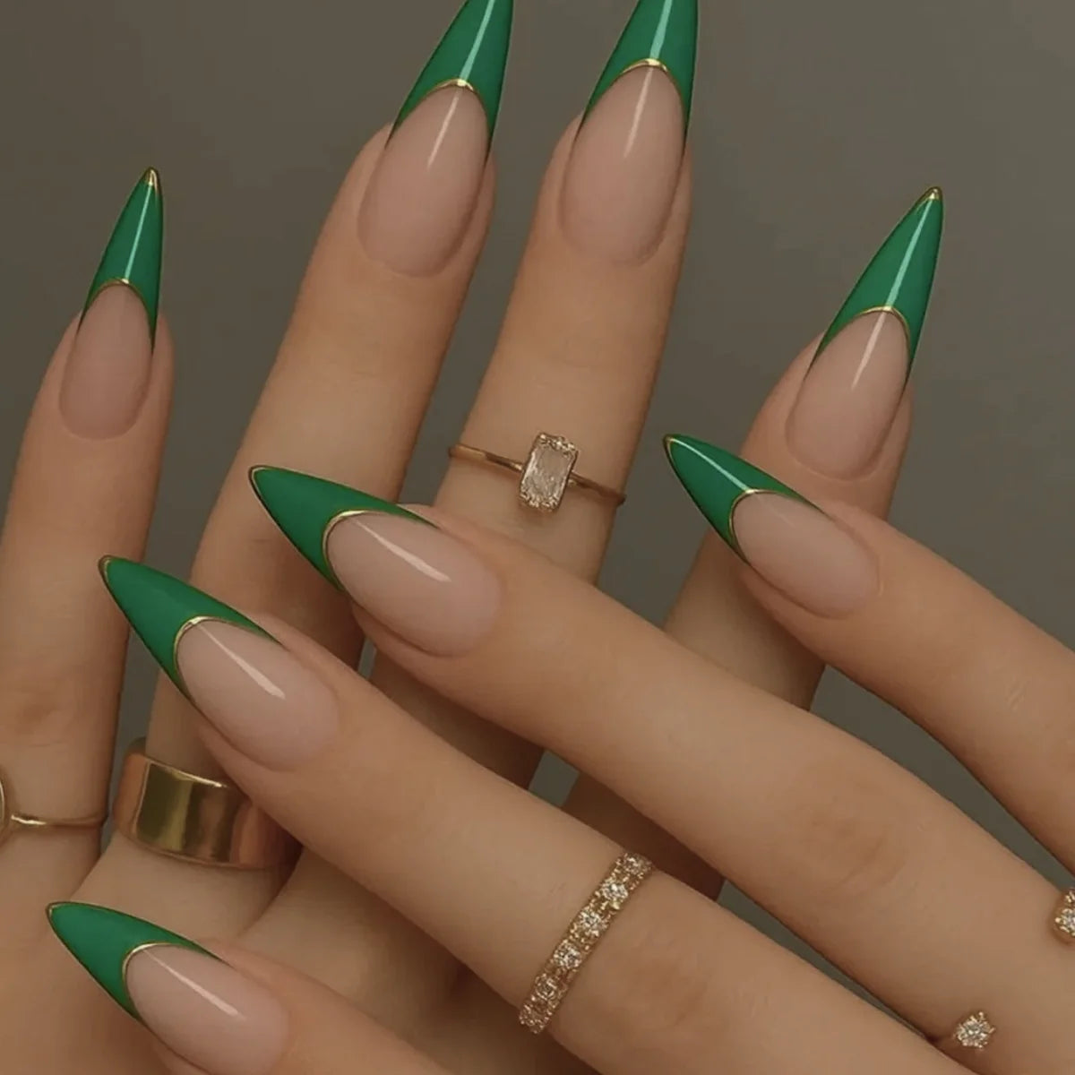 Stiletto Press-On Nails Glossy Long-Lasting Reusable