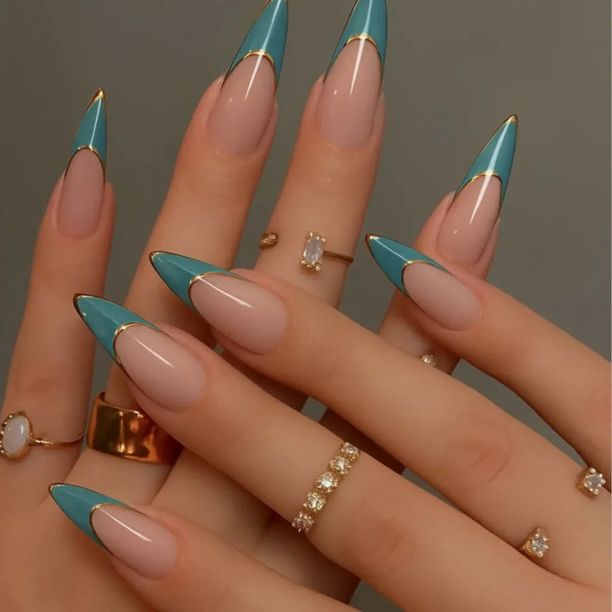 Stiletto Press-On Nails Glossy Long-Lasting Reusable