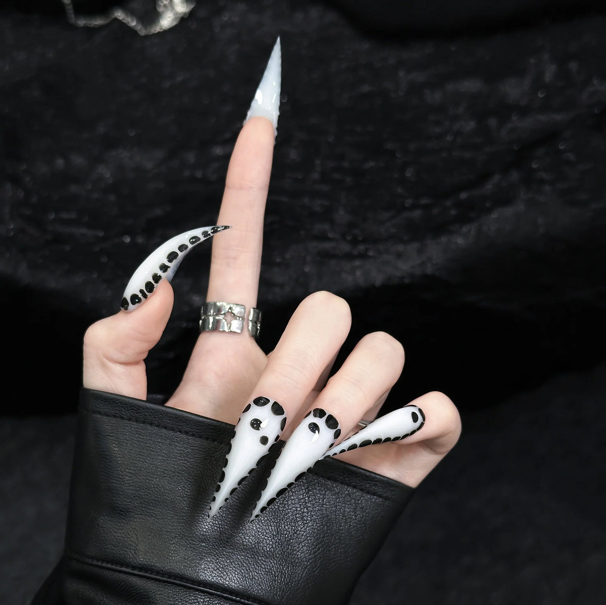 Stiletto Press-On Nails Spotty Design Reusable & Comfortable Fit
