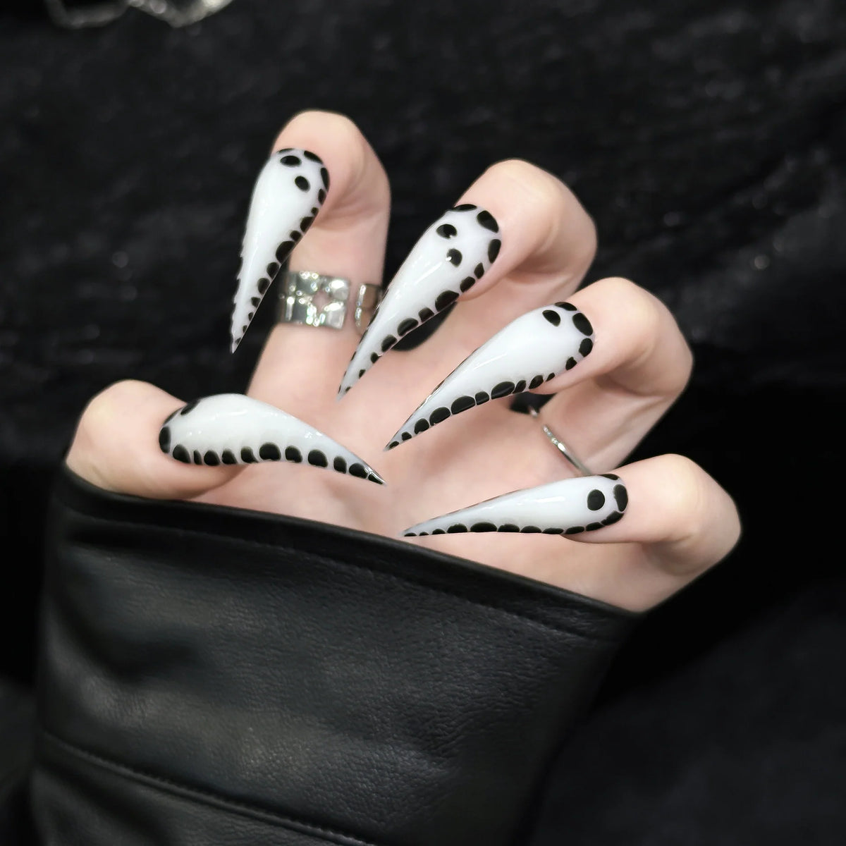 Stiletto Press-On Nails Spotty Design Reusable & Comfortable Fit