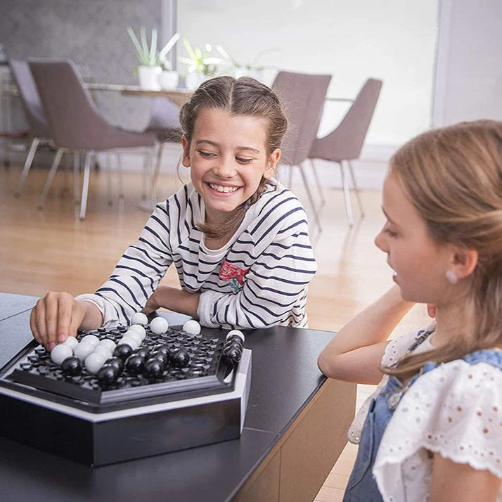 Strategy Board Game Two-Player Compact Marble Pieces