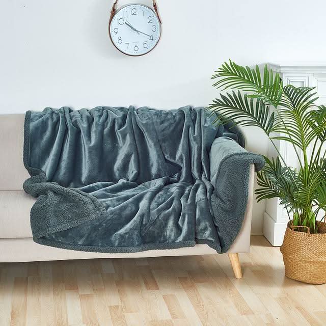 Summer Blanket Lightweight & Breathable Cooling Fiber Blend