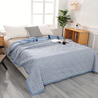 Summer Blanket Lightweight Breathable Polyester Machine Washable