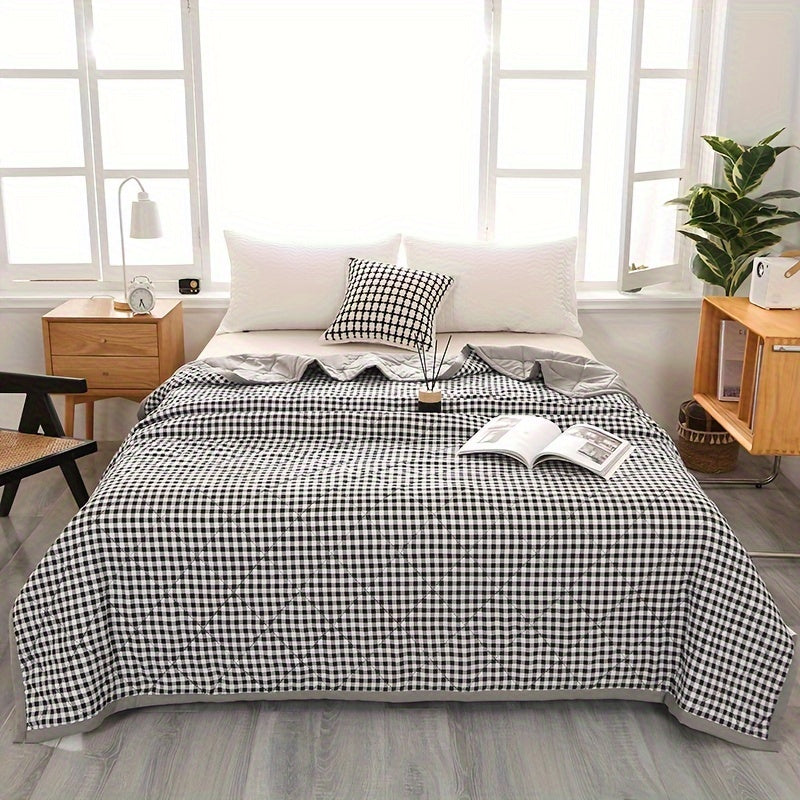Summer Blanket Lightweight Breathable Polyester Machine Washable