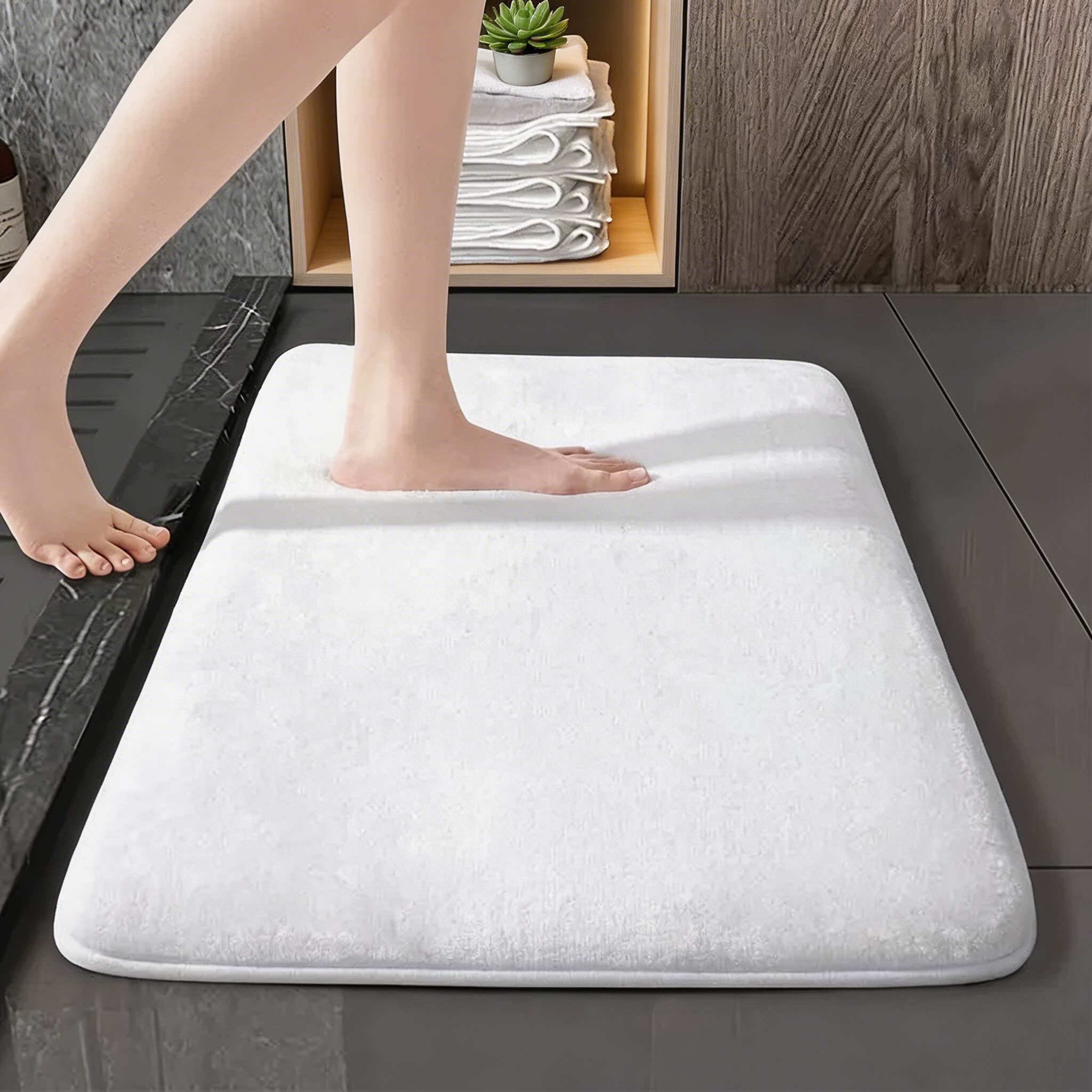 Super-Absorbent & Quick-Drying Coral Velvet Bath Mat