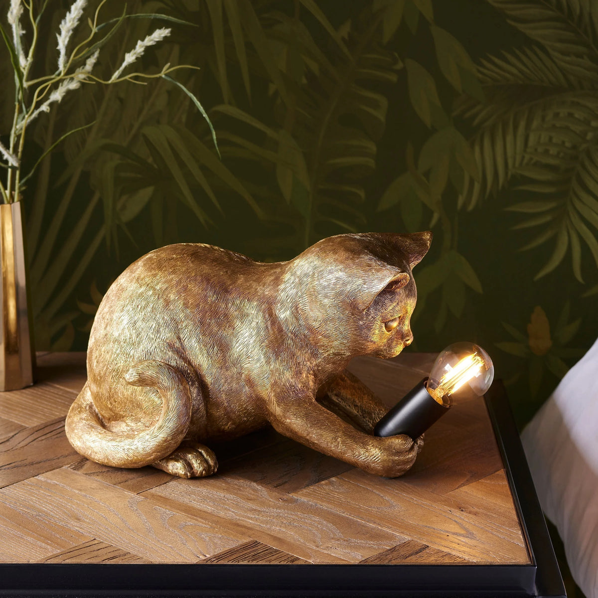 Table Lamp Kitten-Shaped Resin Inline Switch