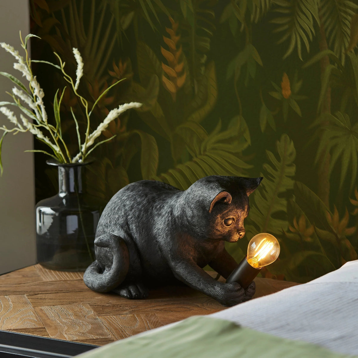 Table Lamp Kitten-Shaped Resin Inline Switch