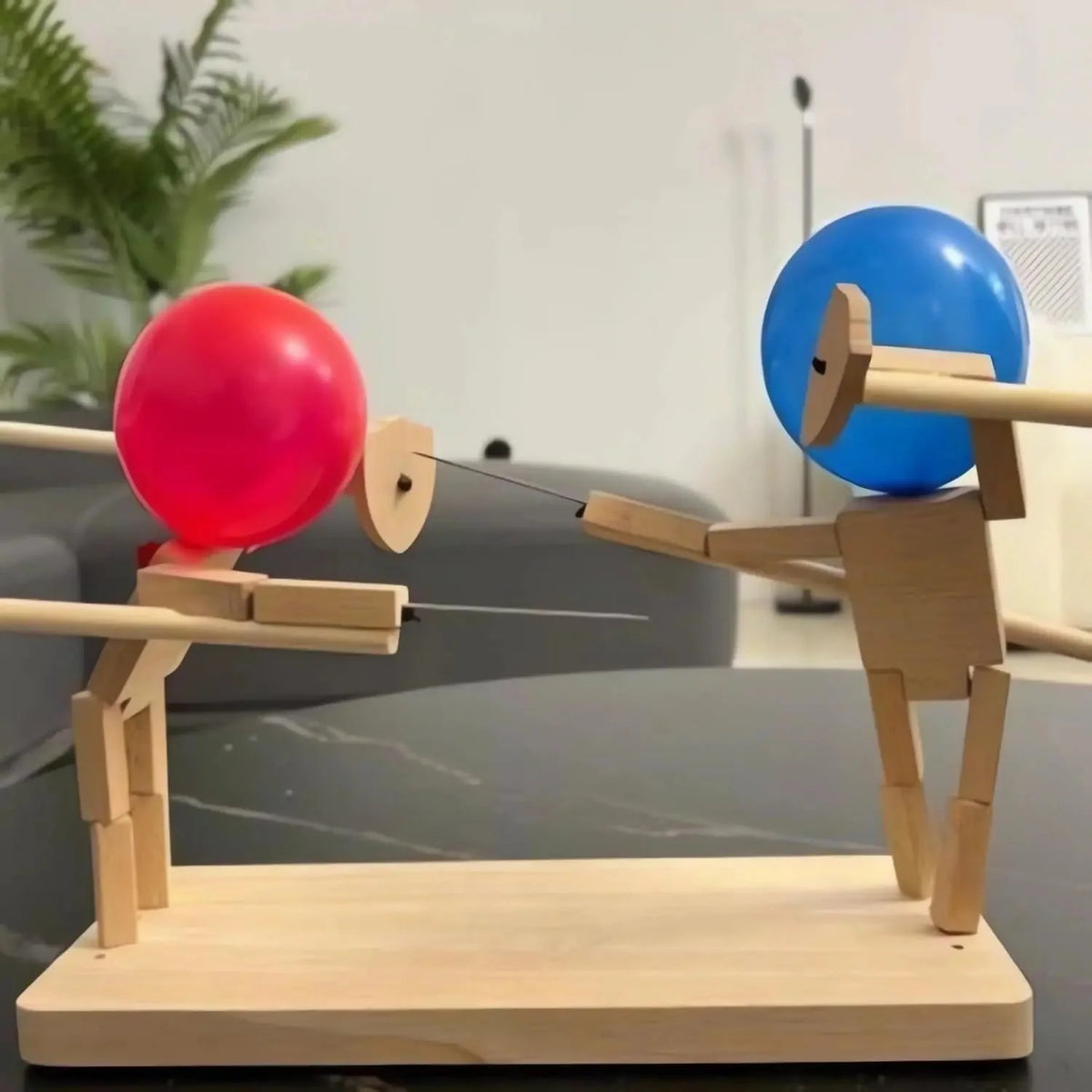 Tabletop Balloon Battle Game Wooden Puppets 20 Balloons