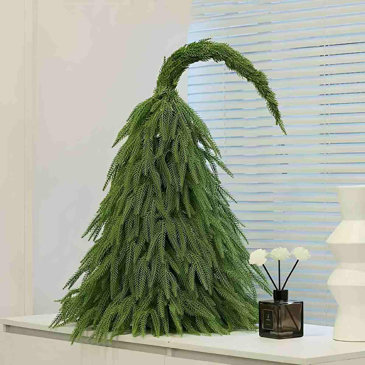 Tabletop Christmas Tree Lifelike PE Three Sizes