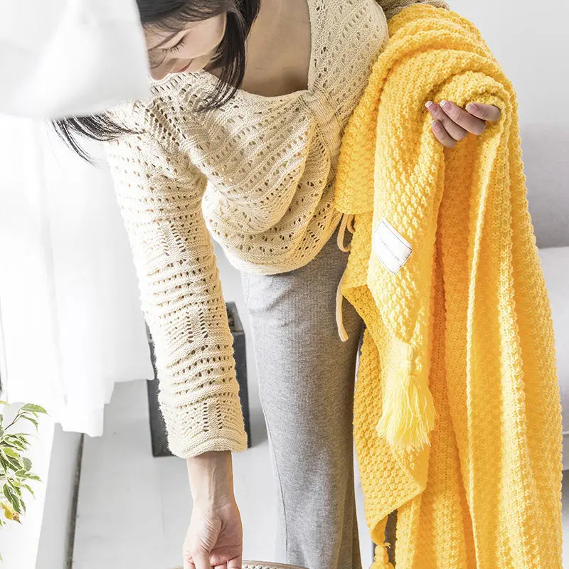 Throw Blanket 100% Wool Temperature-Regulating Tassels & Bobbles