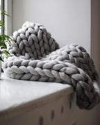 Throw Blanket Hand-Knitted Chunky Chenille Breathable Knit