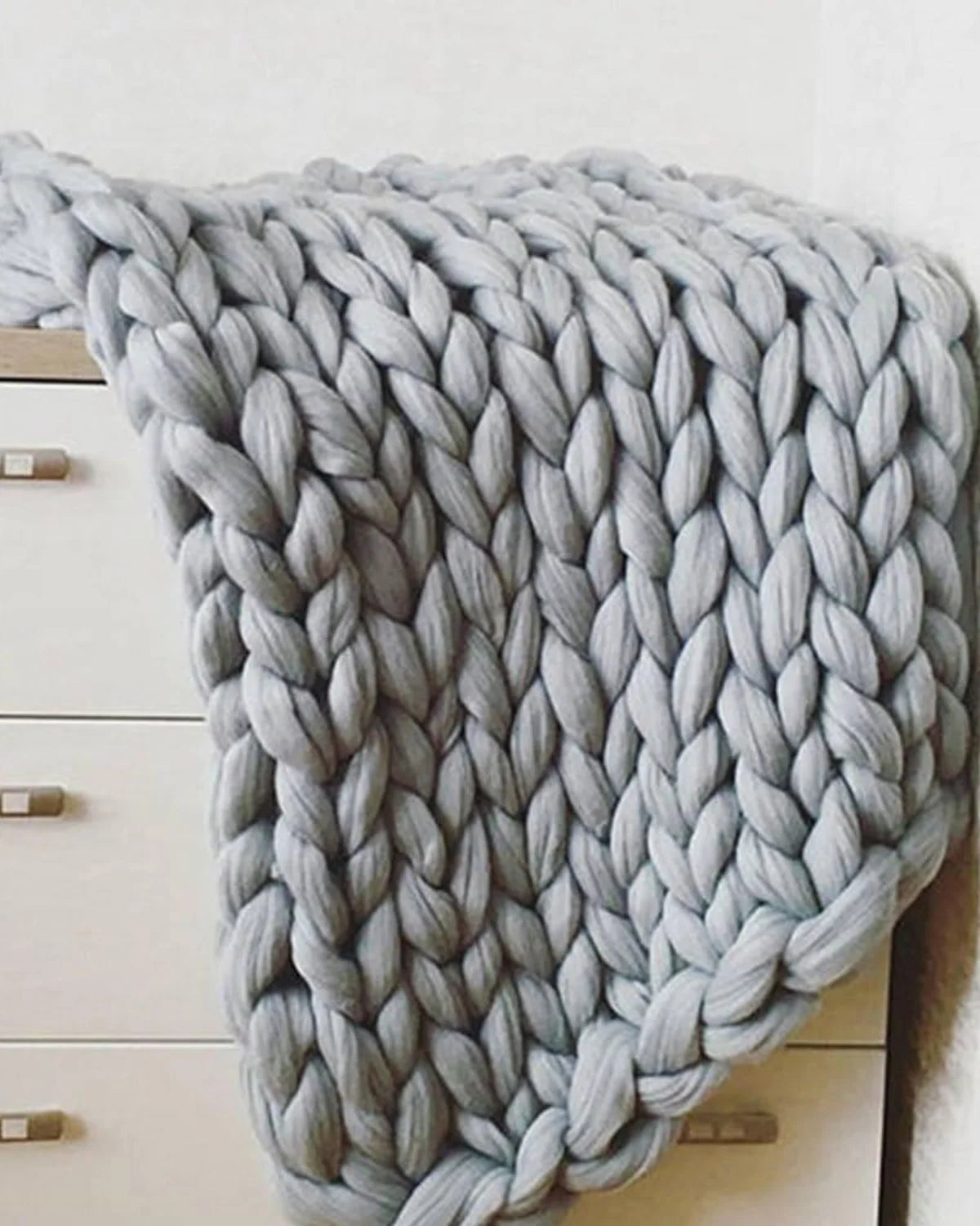 Throw Blanket Hand-Knitted Chunky Chenille Breathable Knit