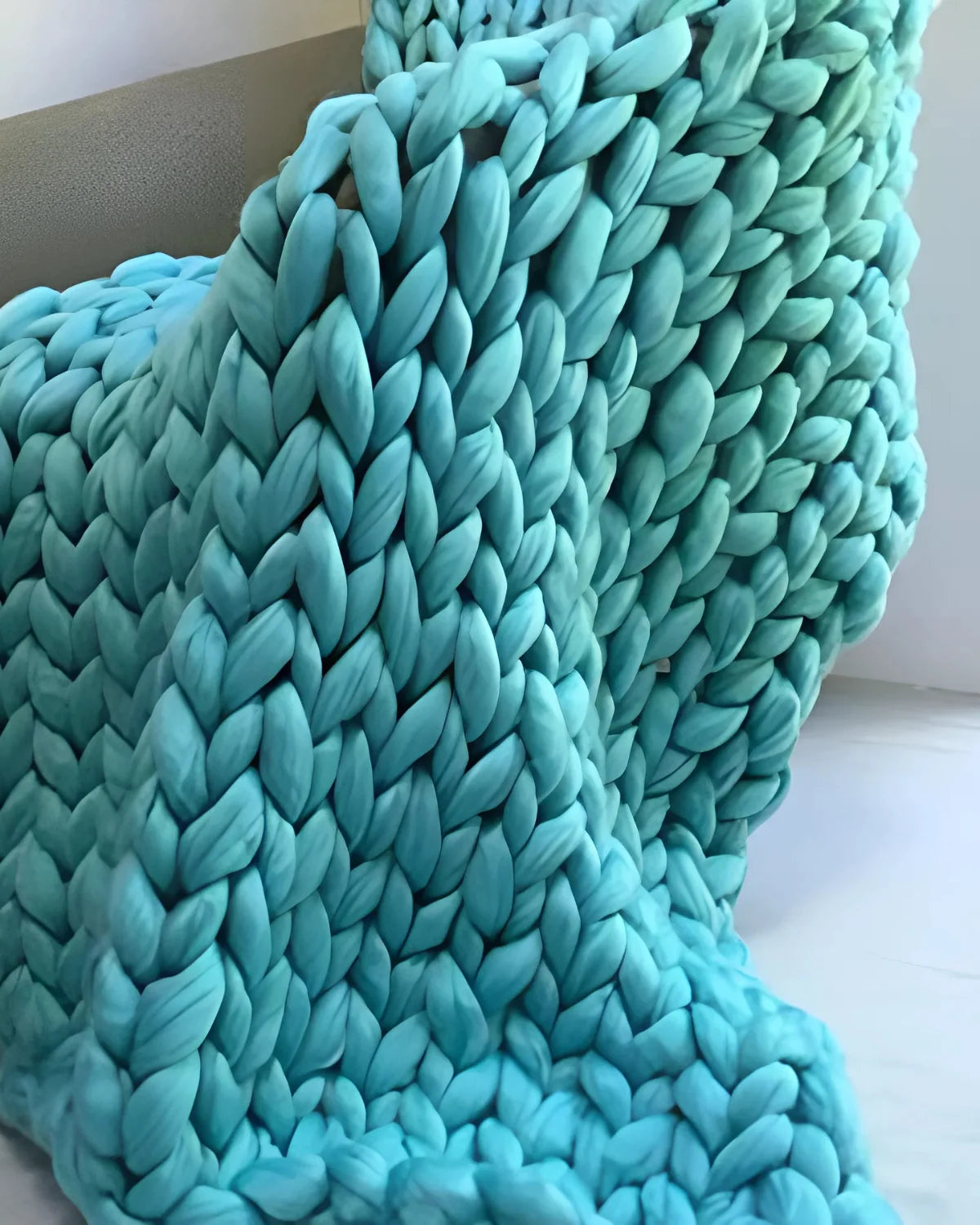 Throw Blanket Hand-Knitted Chunky Chenille Breathable Knit