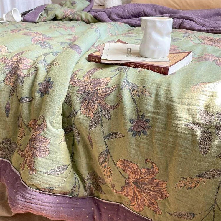 Throw Blanket Lightweight Quilted Retro Floral