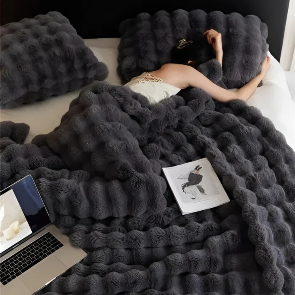 Throw Blanket Reversible Faux Fur & Fleece Year-Round Warmth