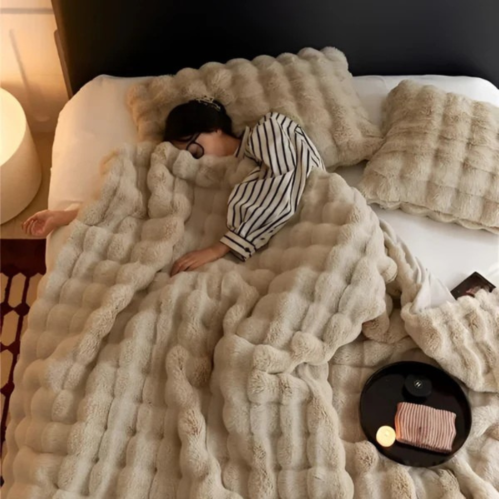 Throw Blanket Reversible Faux Fur & Fleece Year-Round Warmth