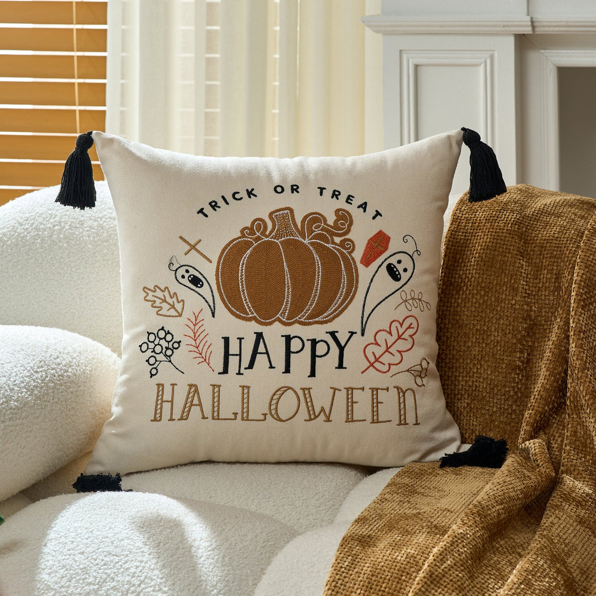 Throw Pillow Cover Tufted Ghost Bouclé Appliqué Cotton-Linen