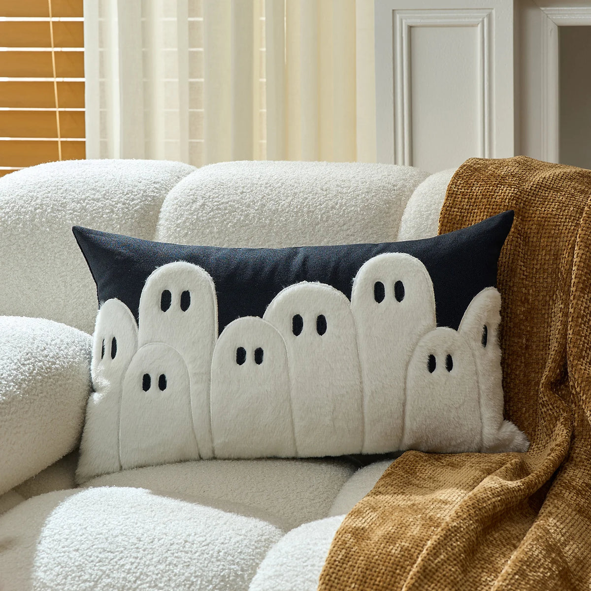 Throw Pillow Cover Tufted Ghost Bouclé Appliqué Cotton-Linen