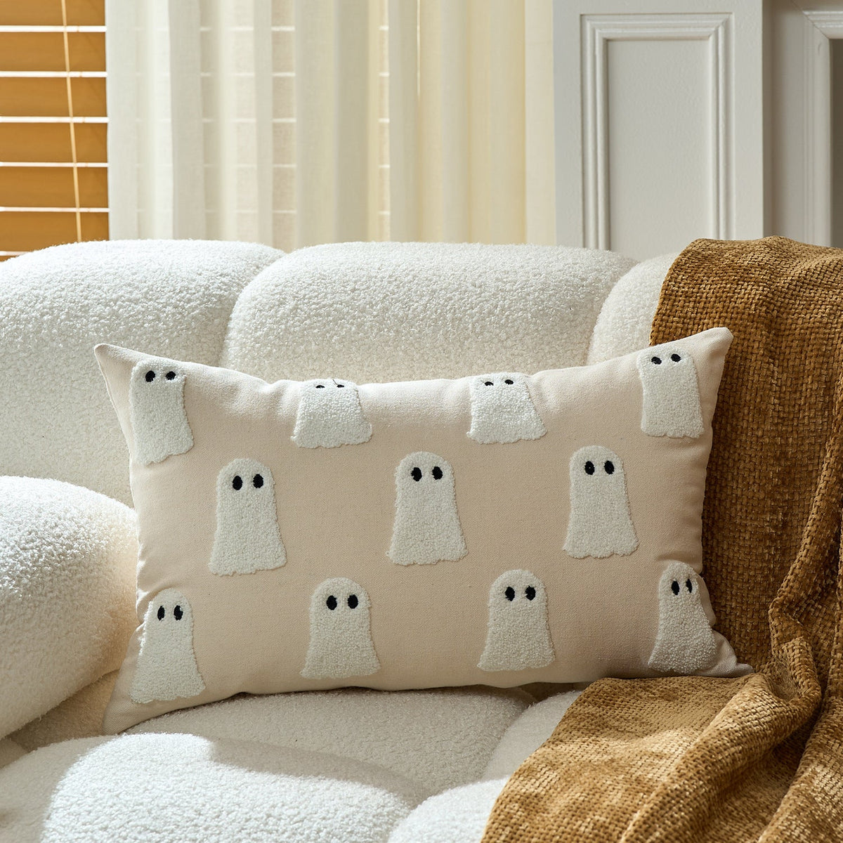 Throw Pillow Cover Tufted Ghost Bouclé Appliqué Cotton-Linen