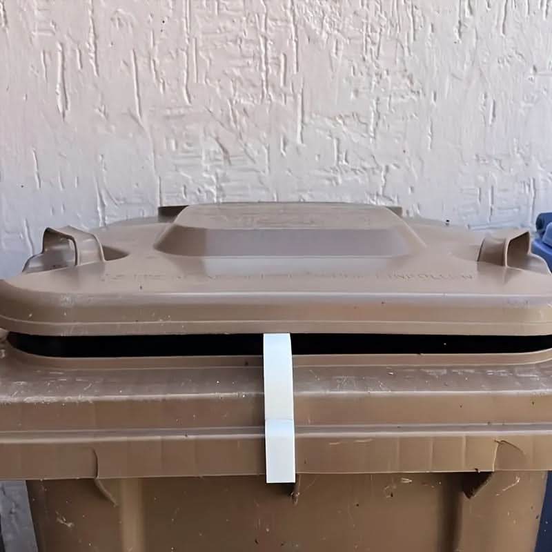 Trash Bin Vent Clip Airflow Odor & Pest Control