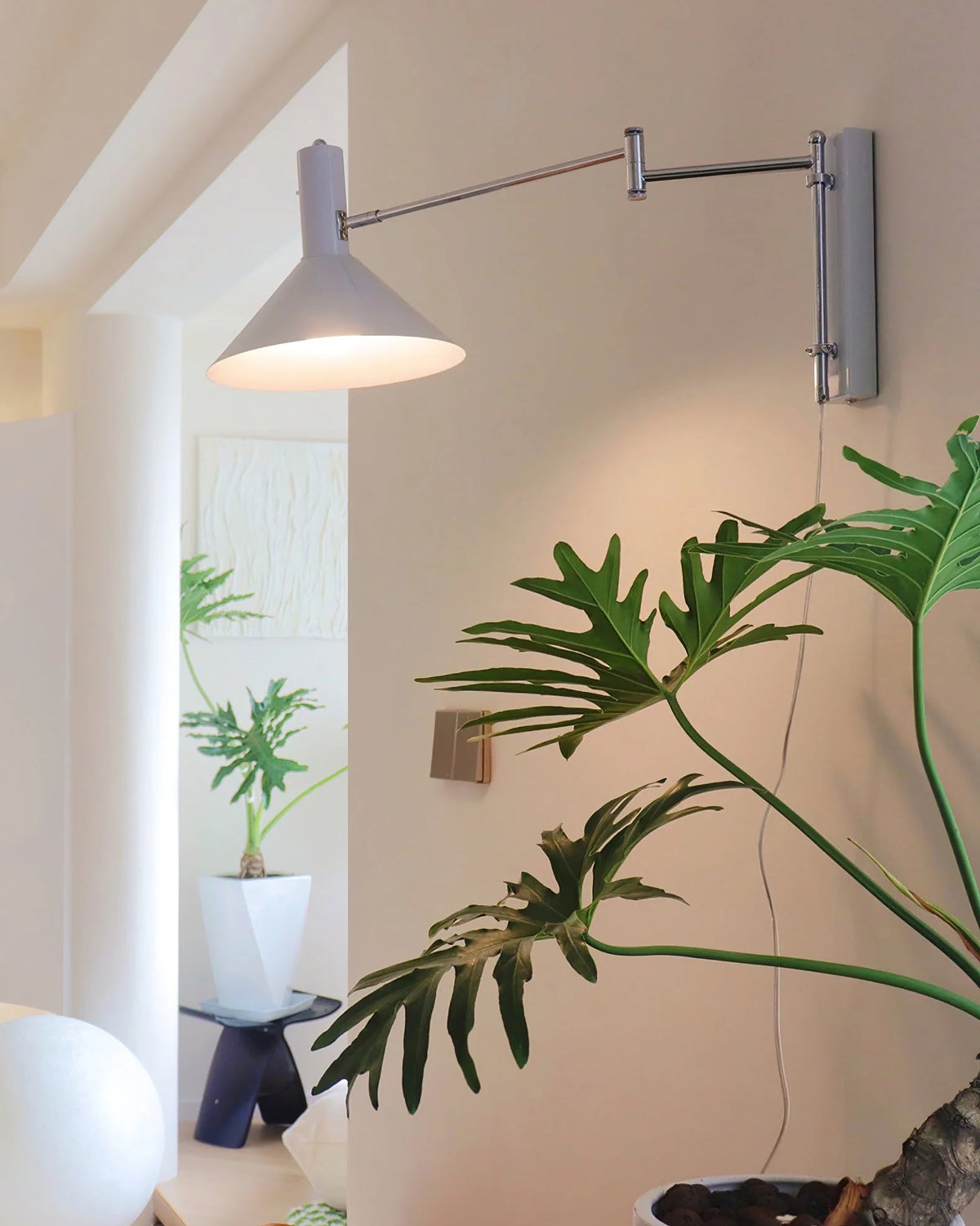 Wall Lamp Articulated Arm Metal Plug-In