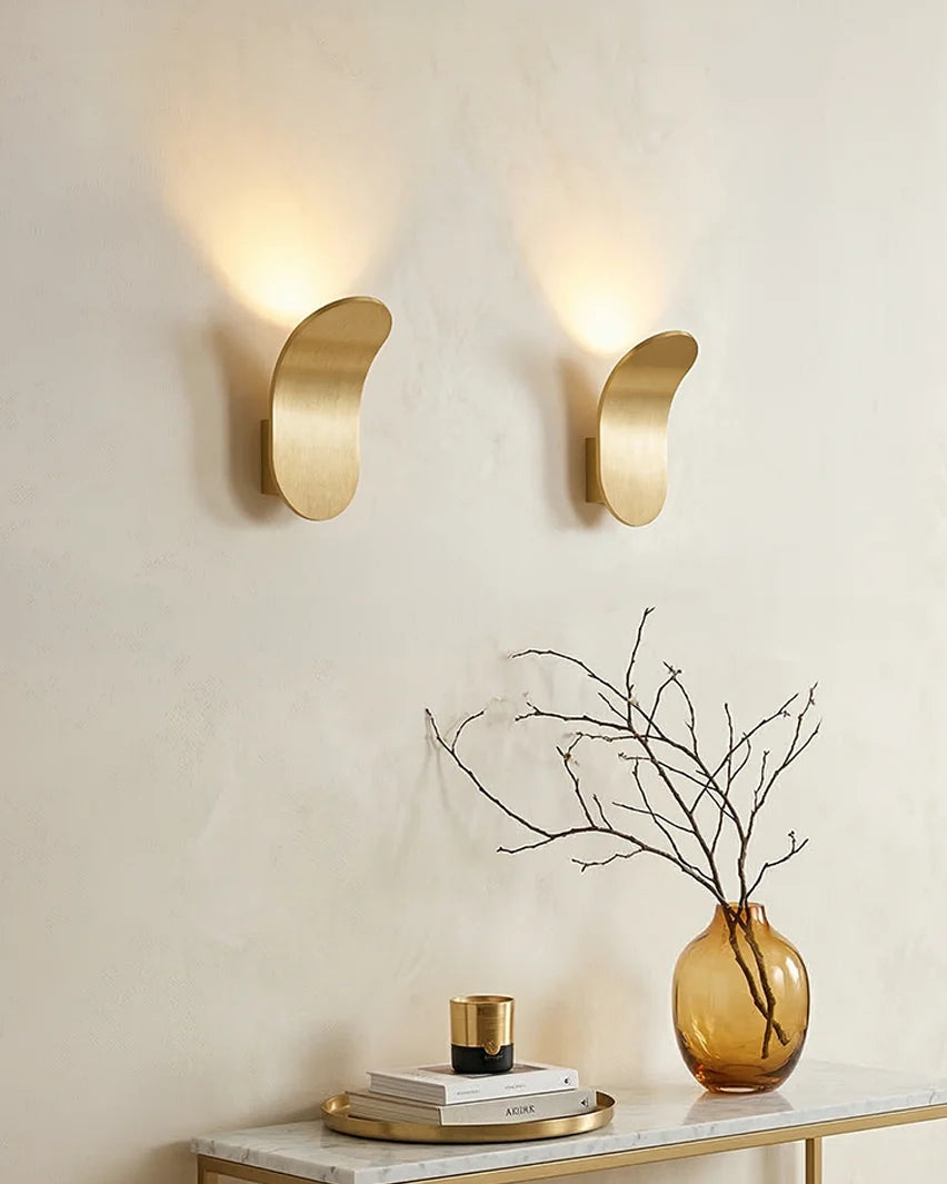 Wall Lamp Curved Metal Integrated LED