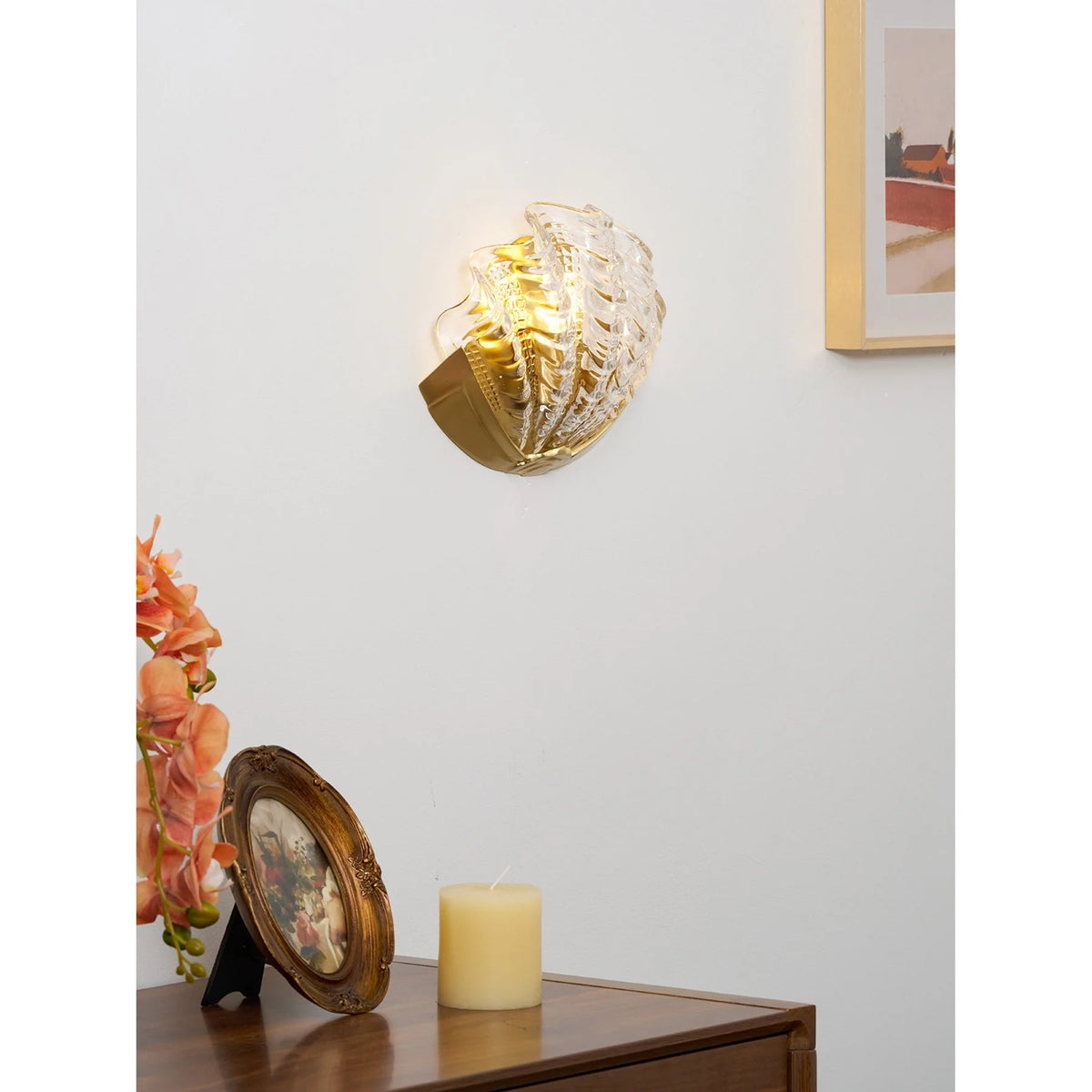 Wall Sconce Seashell Textured Glass Brass Finish
