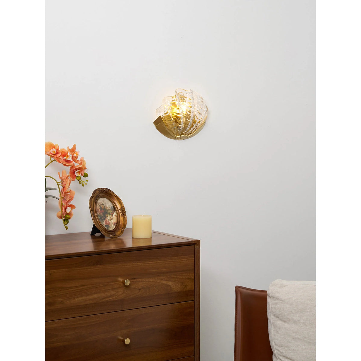 Wall Sconce Seashell Textured Glass Brass Finish
