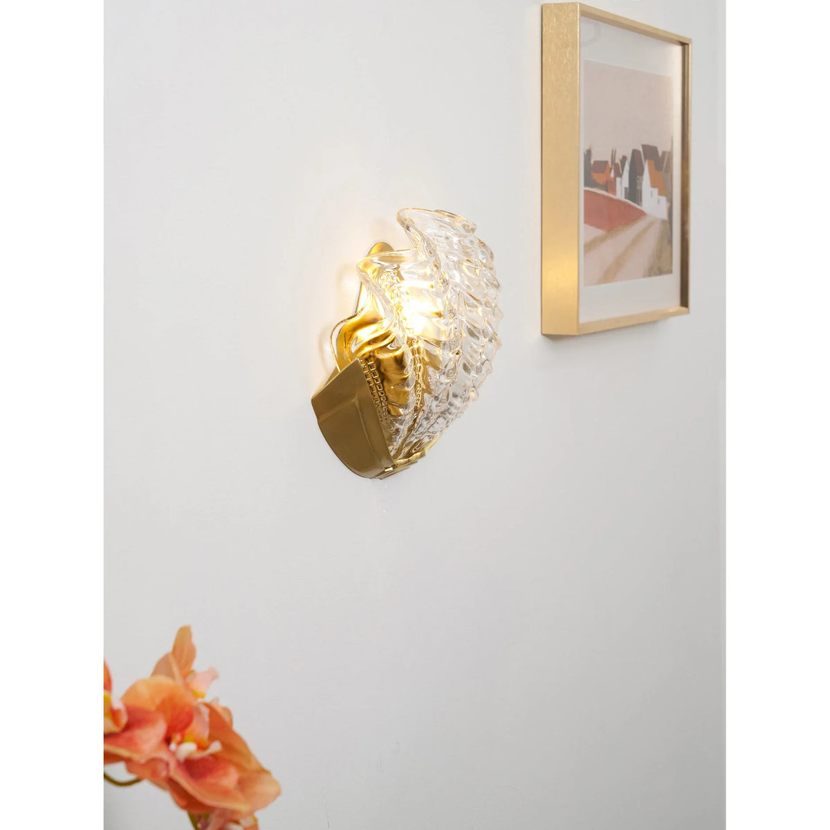 Wall Sconce Seashell Textured Glass Brass Finish