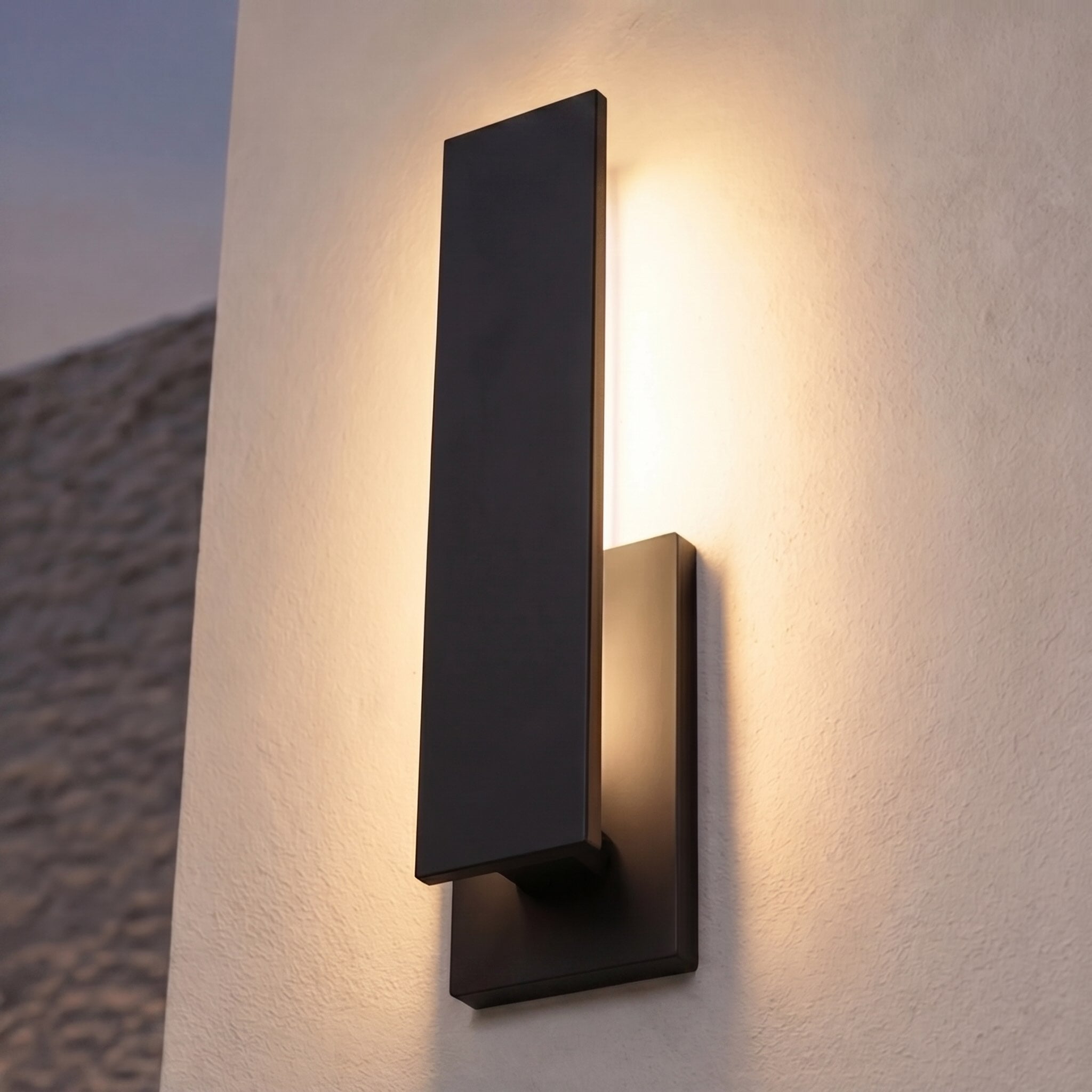 Weatherproof Aluminum Energy-Efficient LED Outdoor Wall Light (Hardwired)