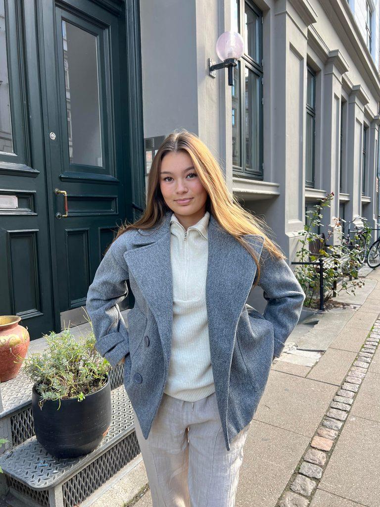 Winter Coat Tailored Fit Oversized Collar Insulated Lining