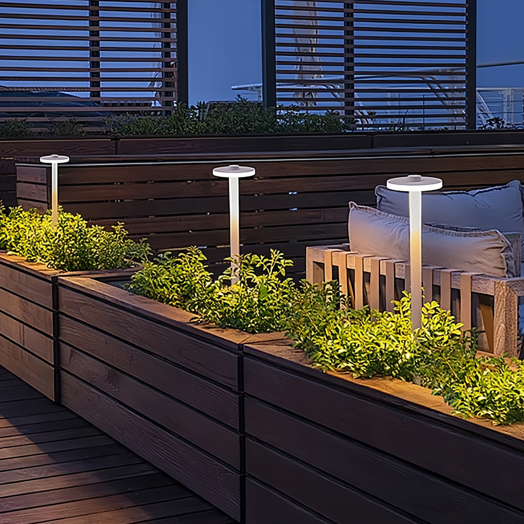 Wire-Free Rechargeable IP65 Aluminum Path Light (10–12 Hour Runtime)