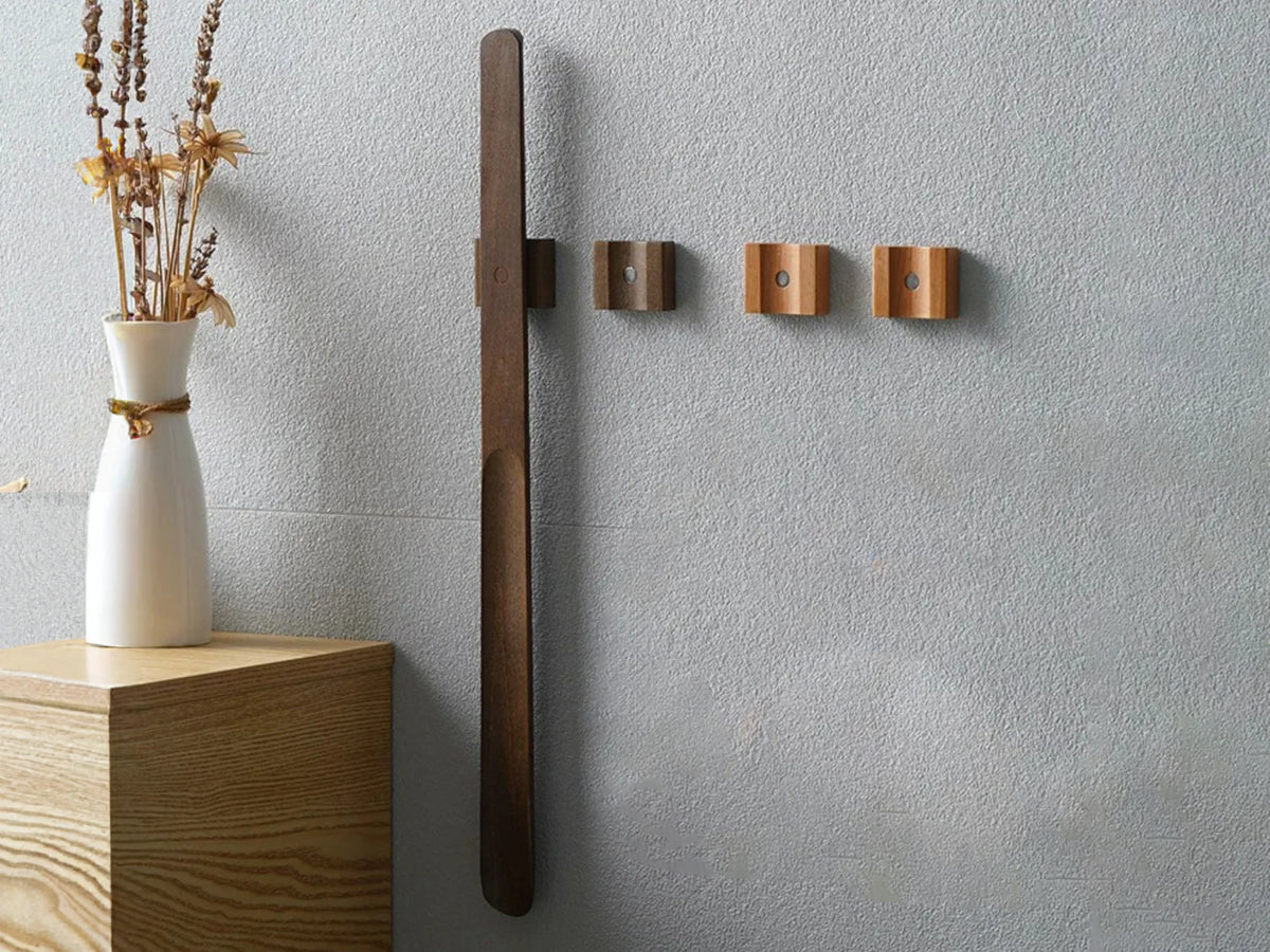 Wooden Shoehorn Extra-Long Handle Magnetic Holder