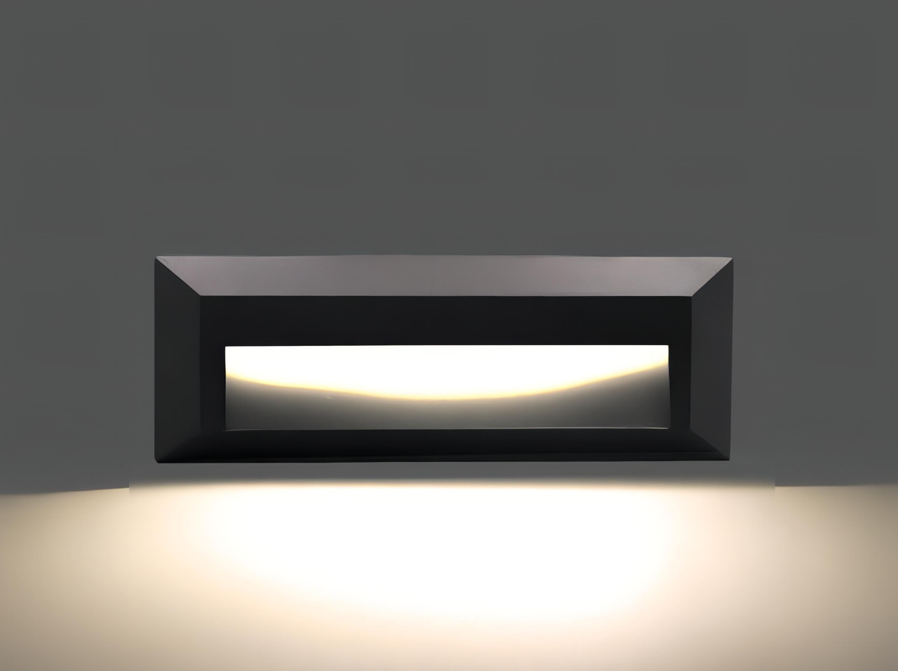 Rectangular Wall-Mounted Outdoor LED Step Lighting Fixture