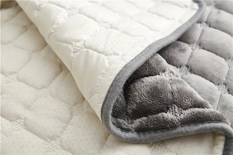 Cozy Flannel Recliner Protector with Side Pockets