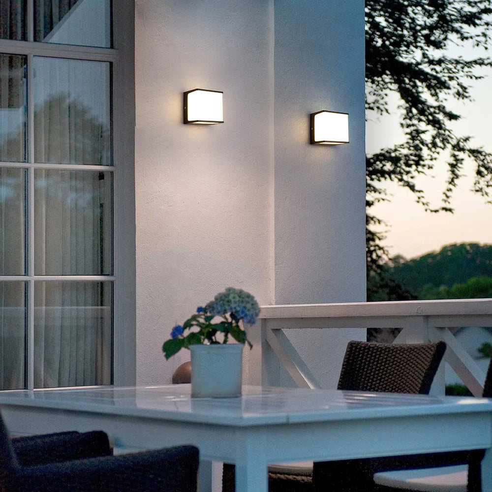 Modern LED Outdoor Wall Light – Waterproof Design