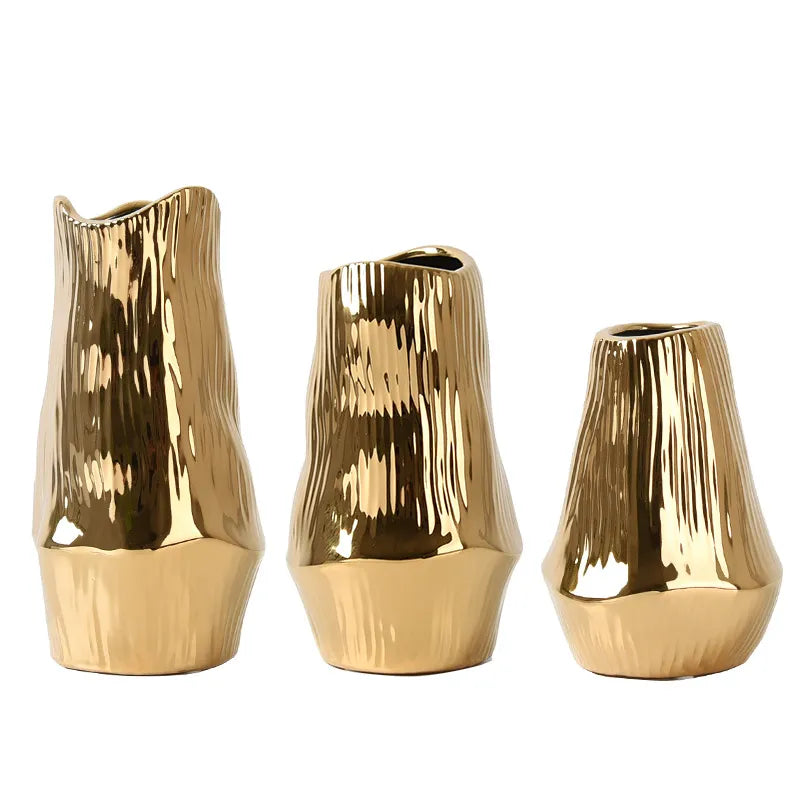 Lustrous Gold Decorative Vase for Elegant Interiors